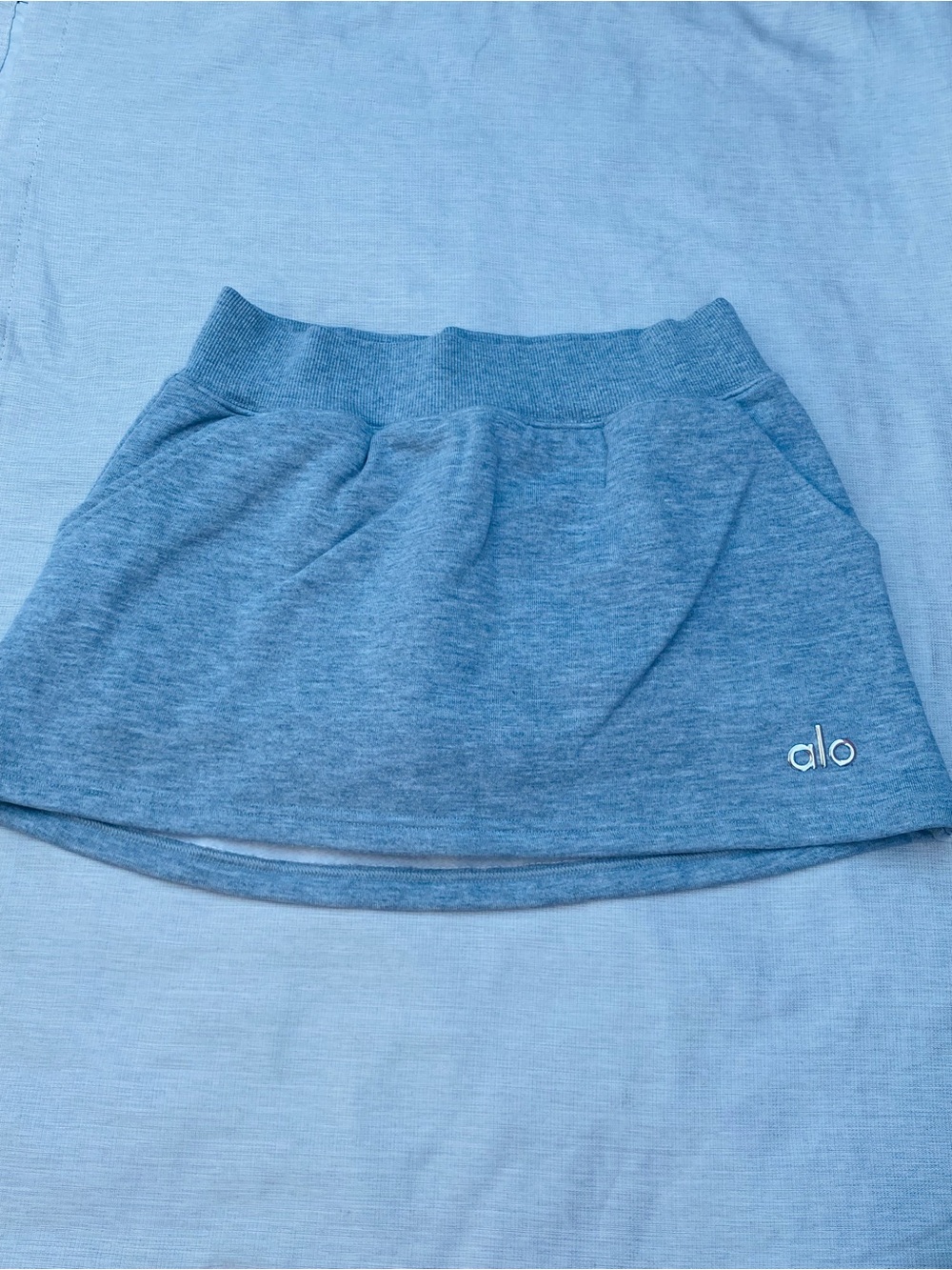 Alo Yoga Accolade Skirt Athletic Heather Grey - Picture 2 of 5